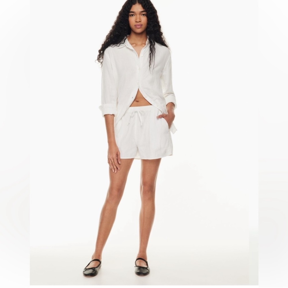 Wilfred Free White Sail Short 3 in NWT
